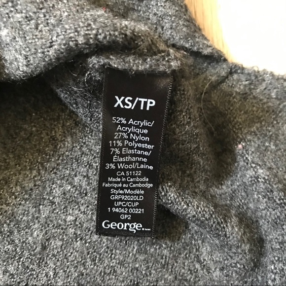 XS Fleece Longsleeve - Picture 4 of 5